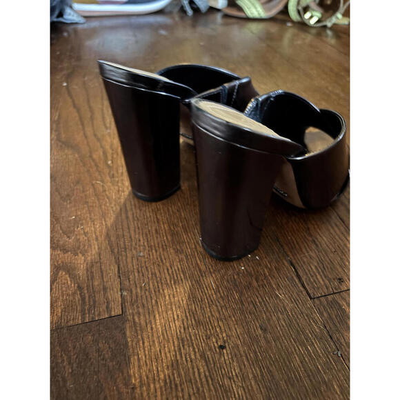 DISCOUNT SHIPPING NWT Schutz Womens Maisie Metallic High Heel Sandals - Picture 6 of 8